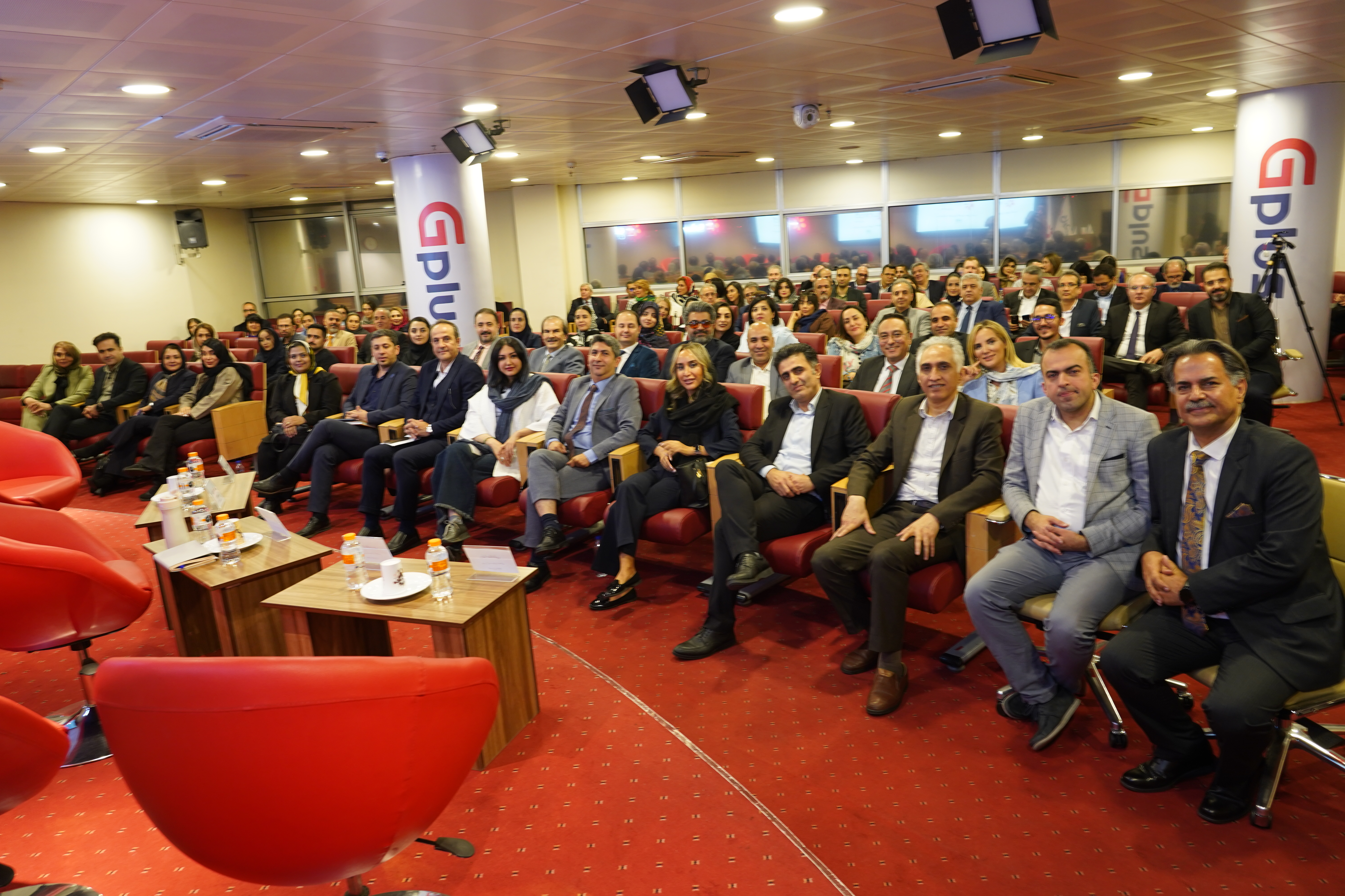 برگزاری نشست گروه همیاران منابع انسانی به میزبانی گلدیران آسایش با محوریت بیمه و نقش آن در مدیریت ریسکهای حوزه منابع انسانی